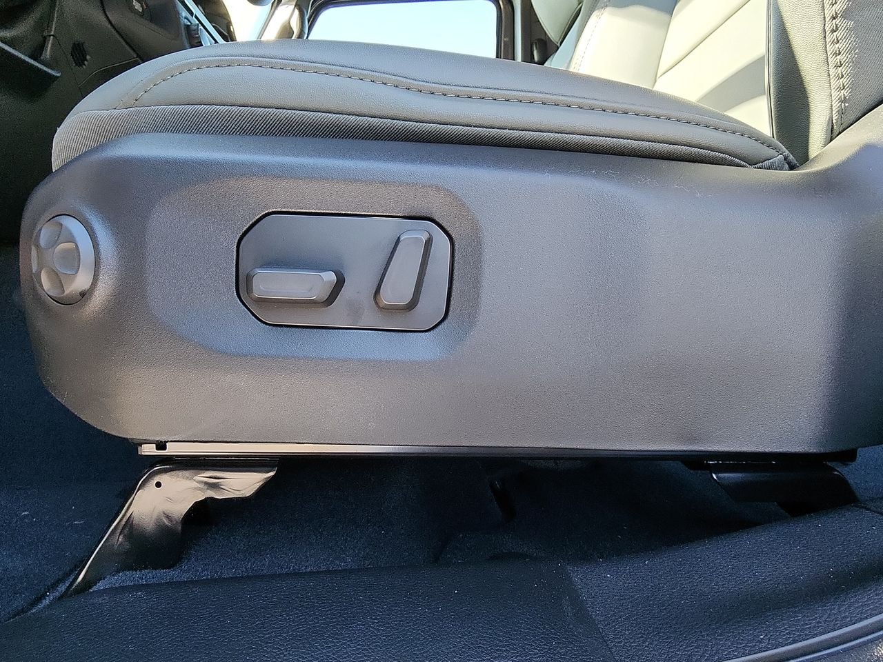 New 2026 Gray Jeep Mojave X image 12
