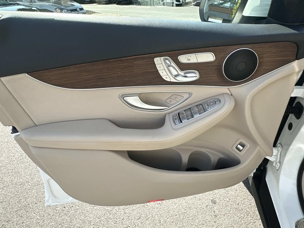 Certified Used 2022 Polar White Mercedes-Benz GLC 300 image 16