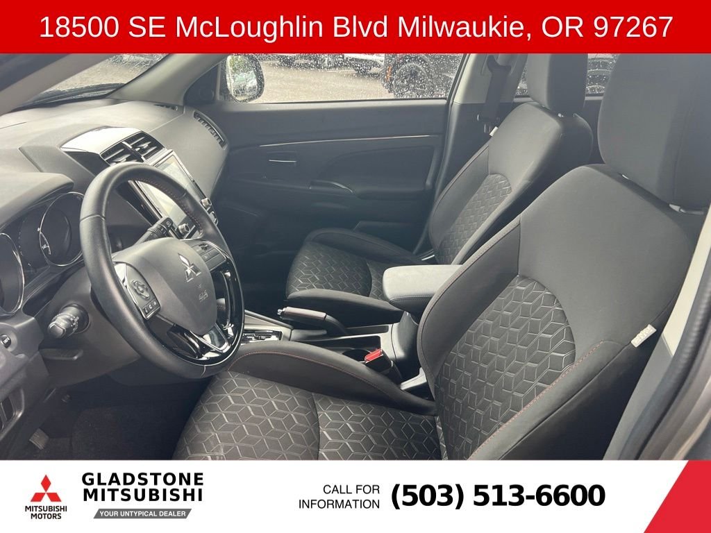 Used 2025 Mercury Gray Metallic Mitsubishi 2.0 LE image 9
