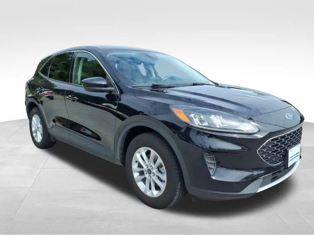 Used 2020 Black Ford SE image 15