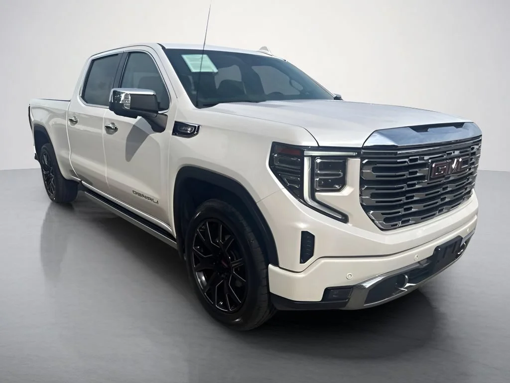 Used 2022 WHITE FROST TRICOAT GMC Denali image 7