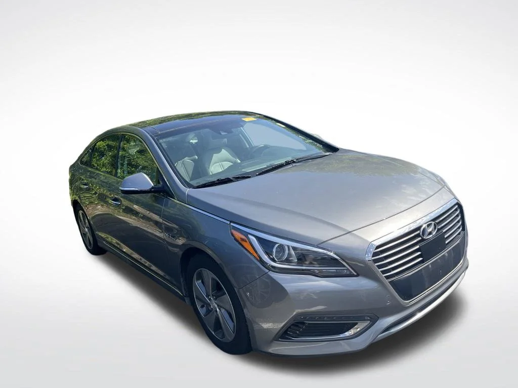 Used 2017 Gray Hyundai Limited image 3