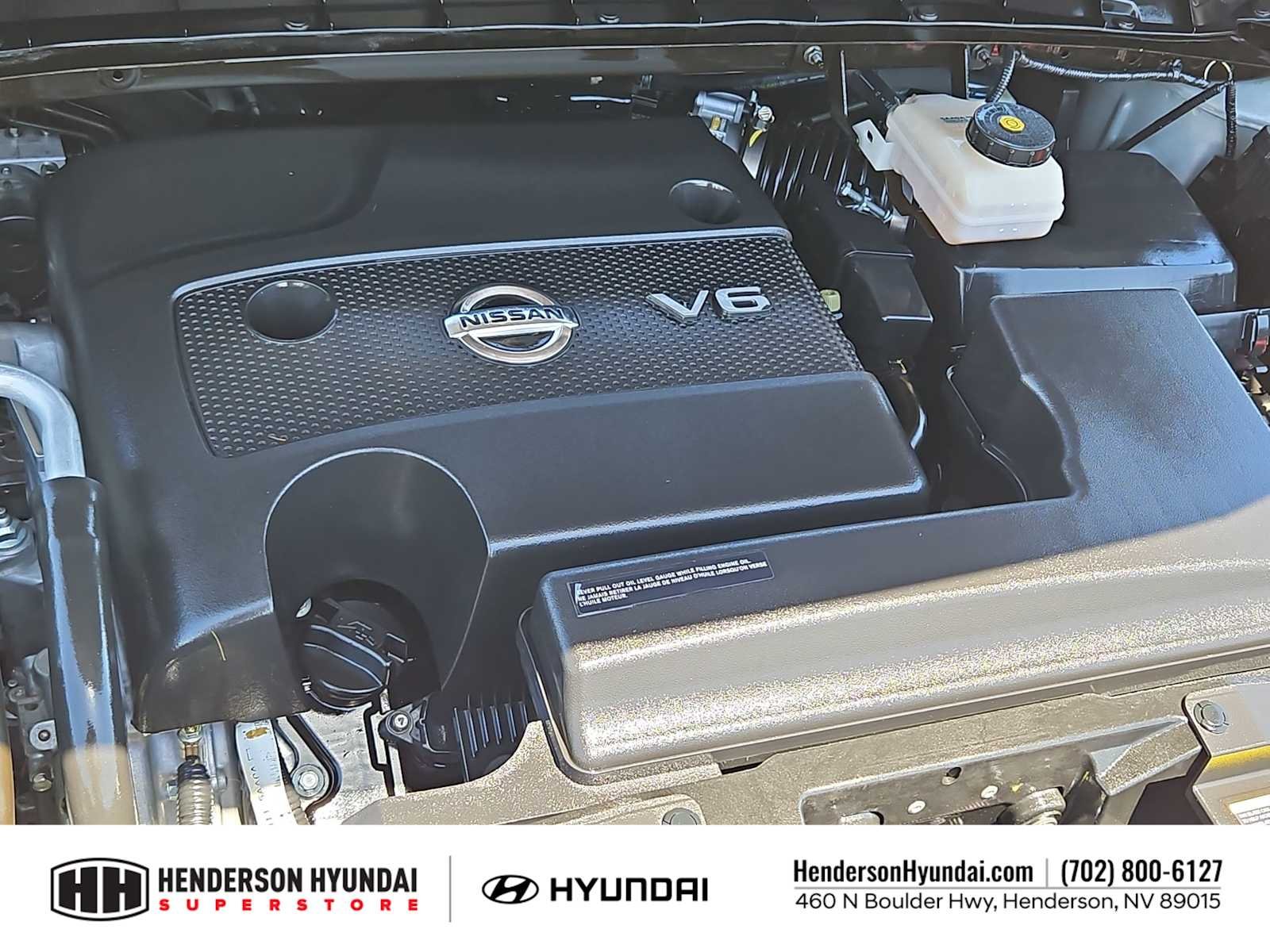 Used 2015 Brilliant Silver Metallic Nissan Platinum image 15