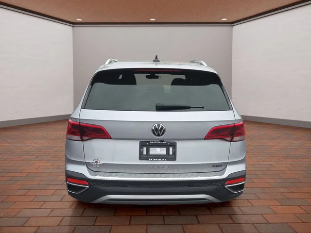 Used 2023 Silver Volkswagen 1.5T SE image 7