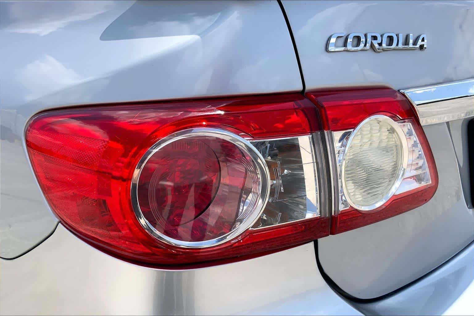 Used 2013 Classic Silver Metallic Toyota S image 27