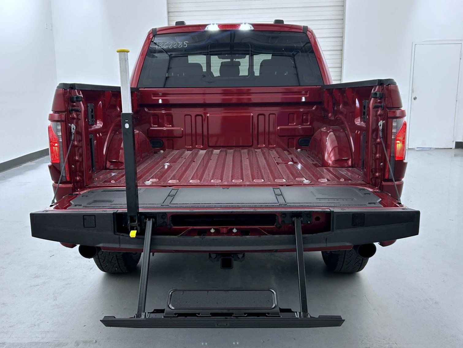 New 2026 Ruby Red Metallic Tinted Clearcoat Ford XLT image 22