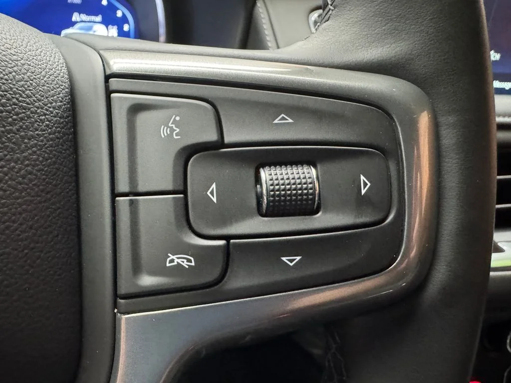Used 2024 Black Chevrolet Z71 image 16