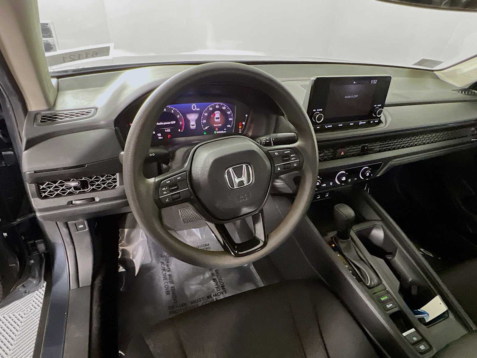 Used 2025 Meteorite Gray Metallic Honda LX image 11