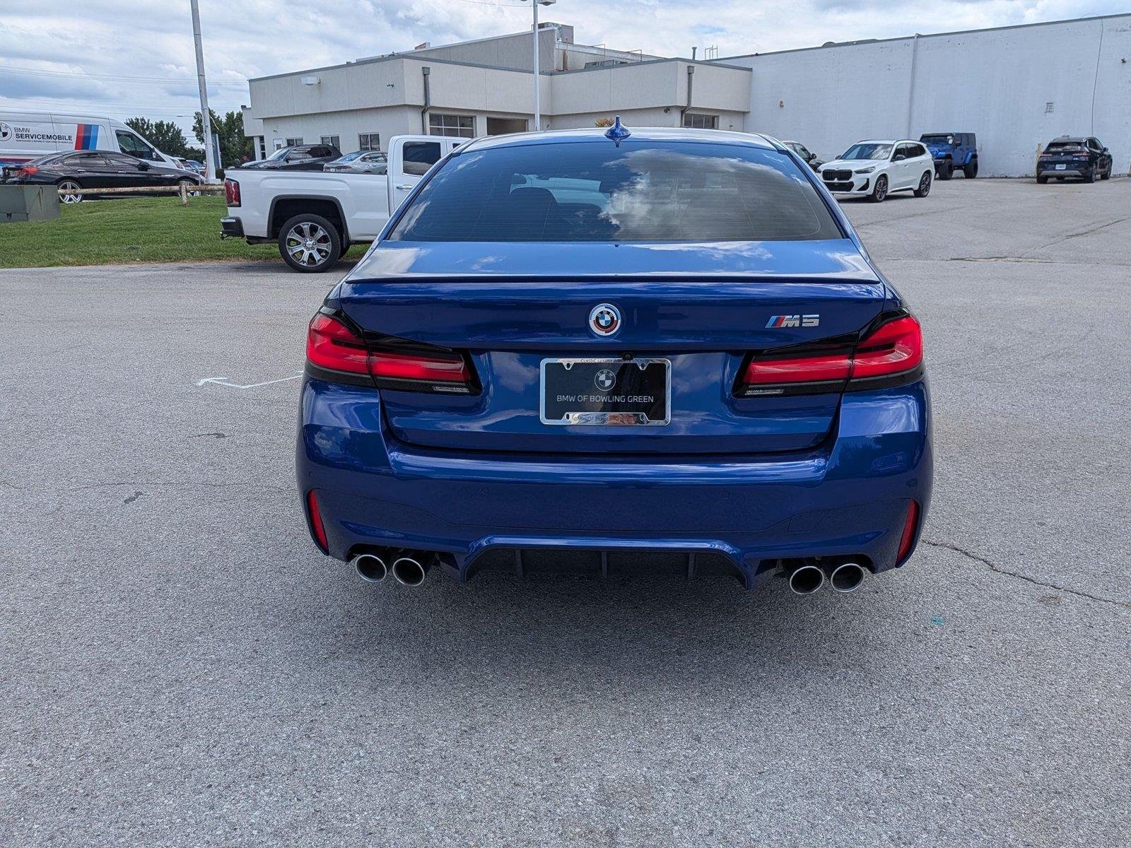 Used 2023 Marina Bay Blue Metallic BMW  image 4