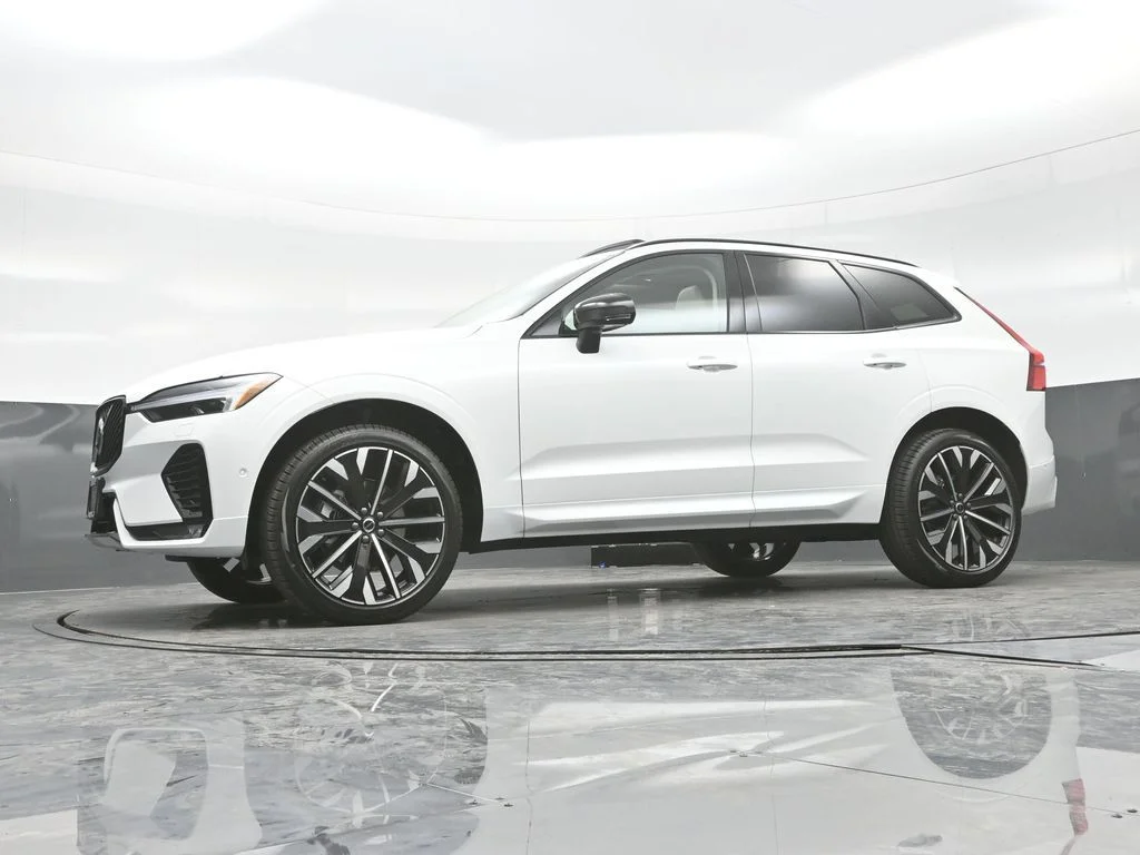 Used 2026 Crystal White Volvo Ultra image 26