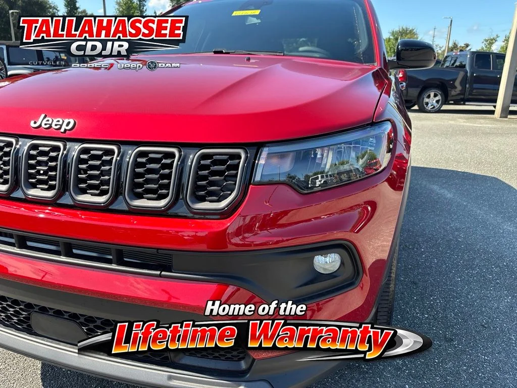 New 2026 Red Hot Pearlcoat Jeep Latitude image 10