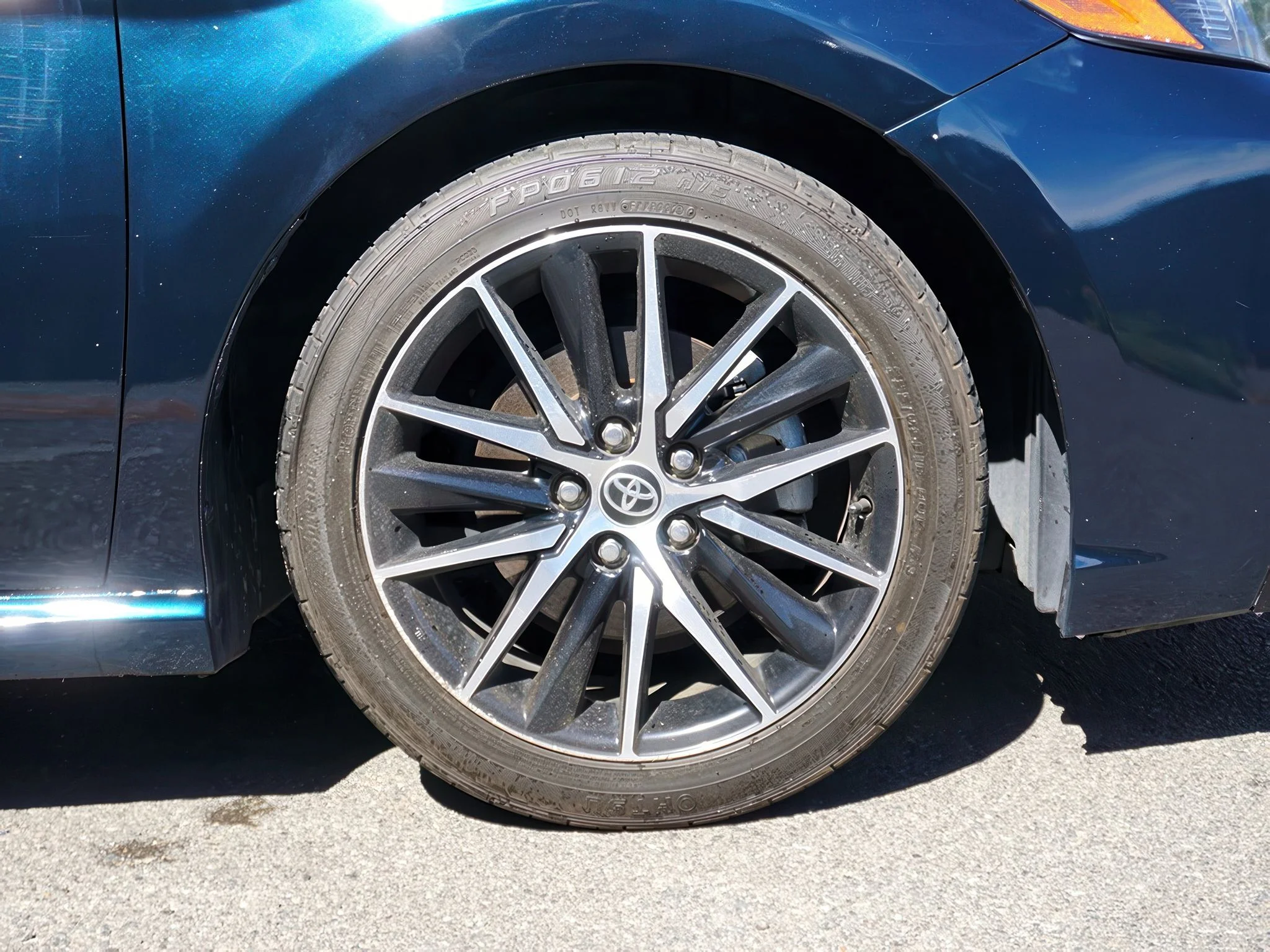 2021 Toyota Camry SE - Photo 9