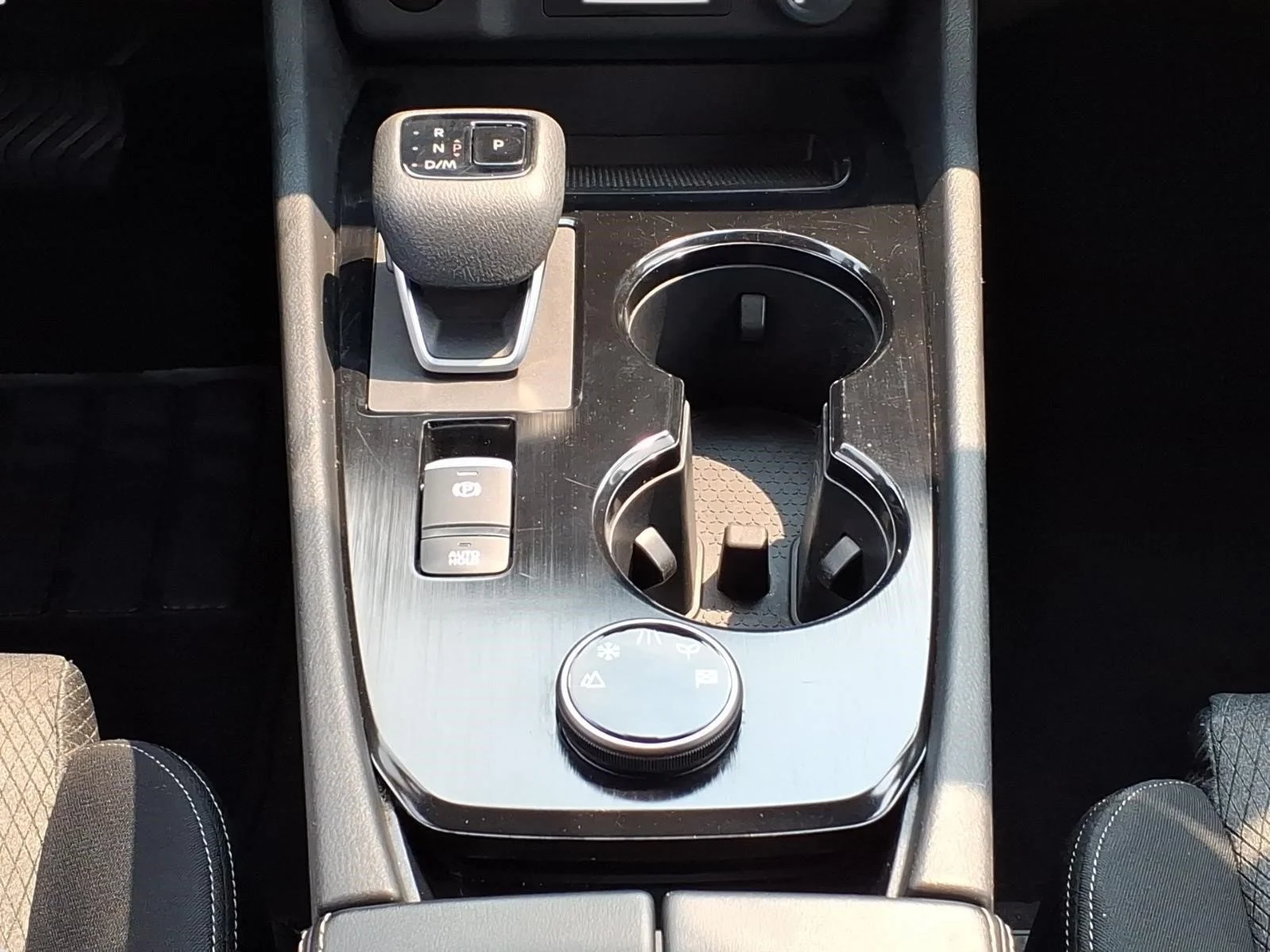Used 2025 Gun Metallic Kad Nissan SV image 19