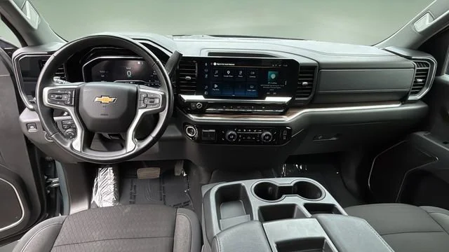 Used 2025 Cypress Gray Chevrolet LT image 18