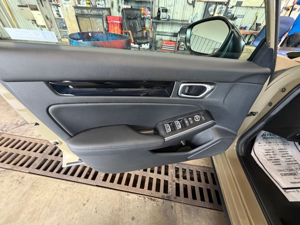 Used 2025 Beige Honda Sport Touring image 10