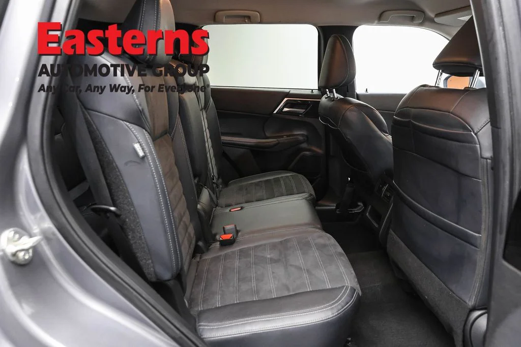 Used 2024 Gray Mitsubishi SE image 23
