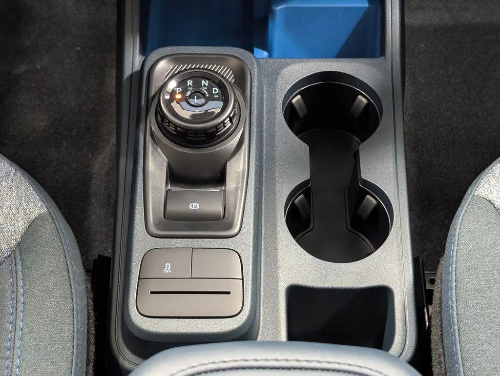 New 2026 Space White Metallic Ford XLT image 7