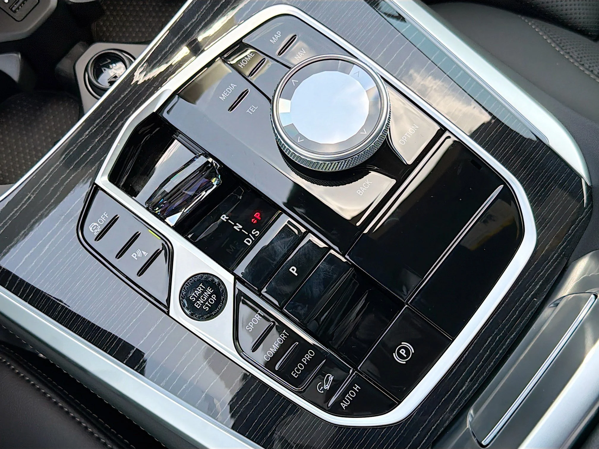 New 2026 Black Sapphire Metallic BMW xDrive40i image 29