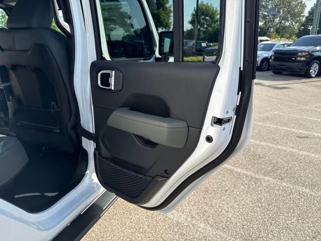 New 2025 Bright White Clearcoat Jeep Mojave image 25