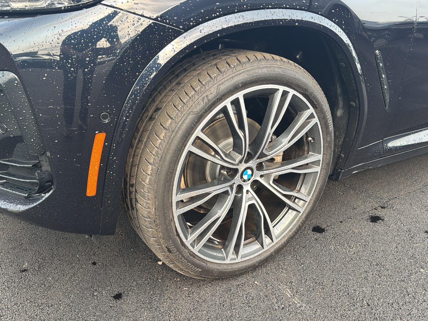 Used 2024 Carbon Black Metallic BMW xDrive30i image 9