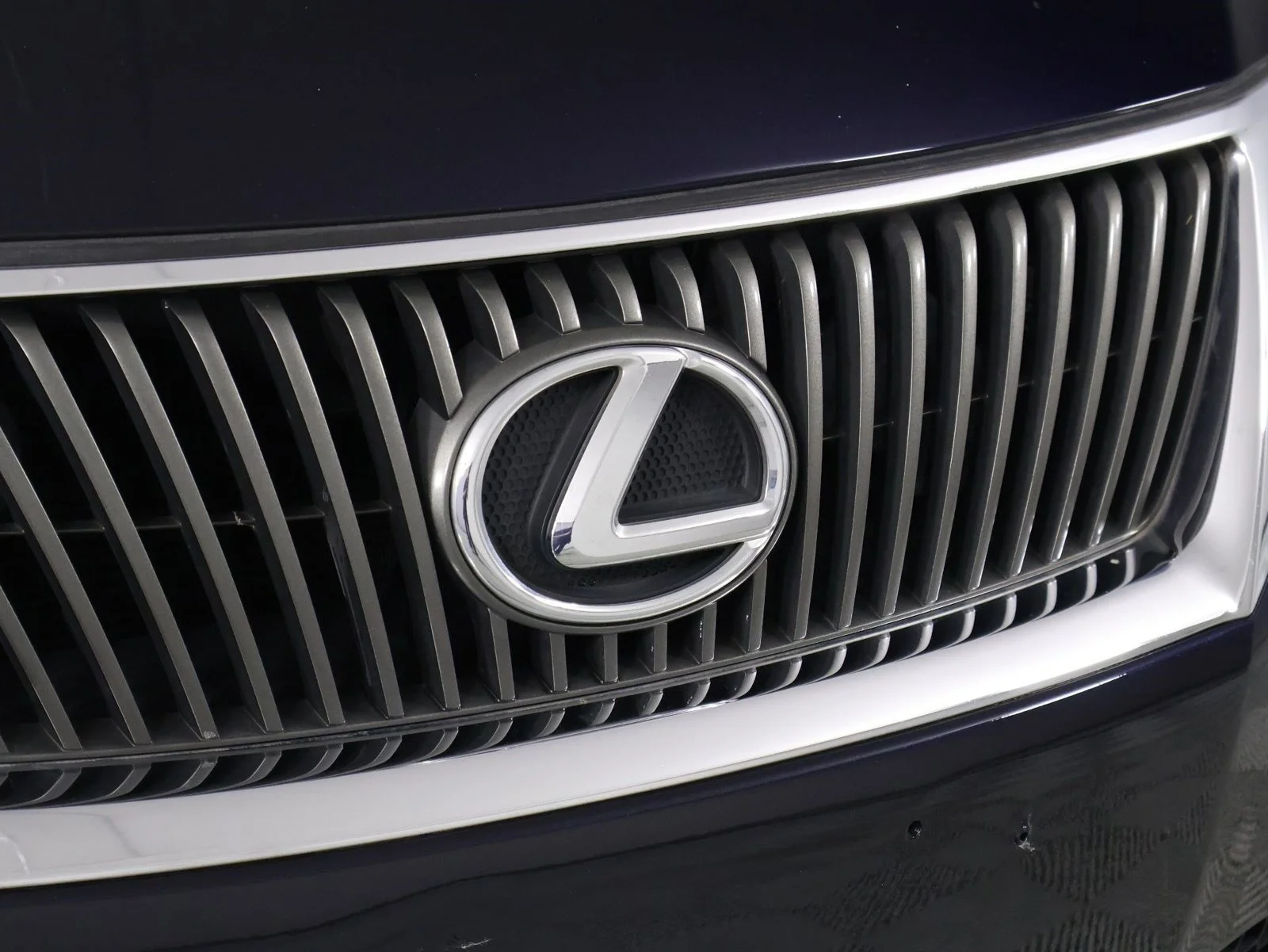 Used 2009 Black Lexus 250 image 27