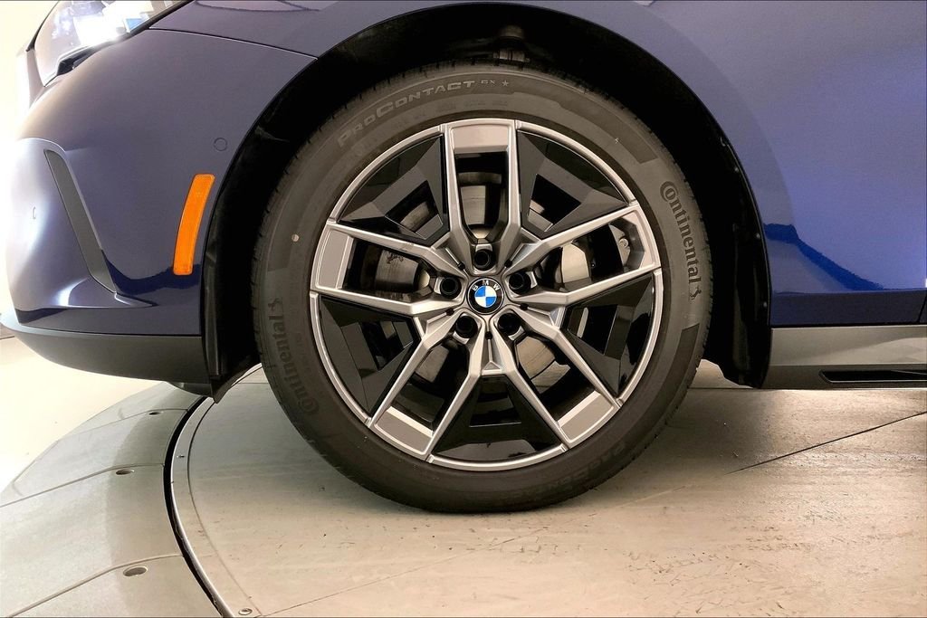 2026 BMW 5 Series 530i - Photo 9