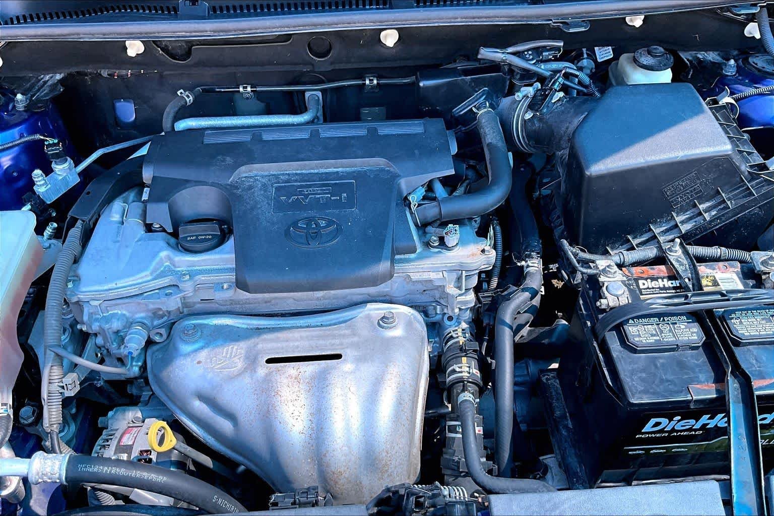 Used 2014 Blue Crush Metallic Toyota XLE image 31