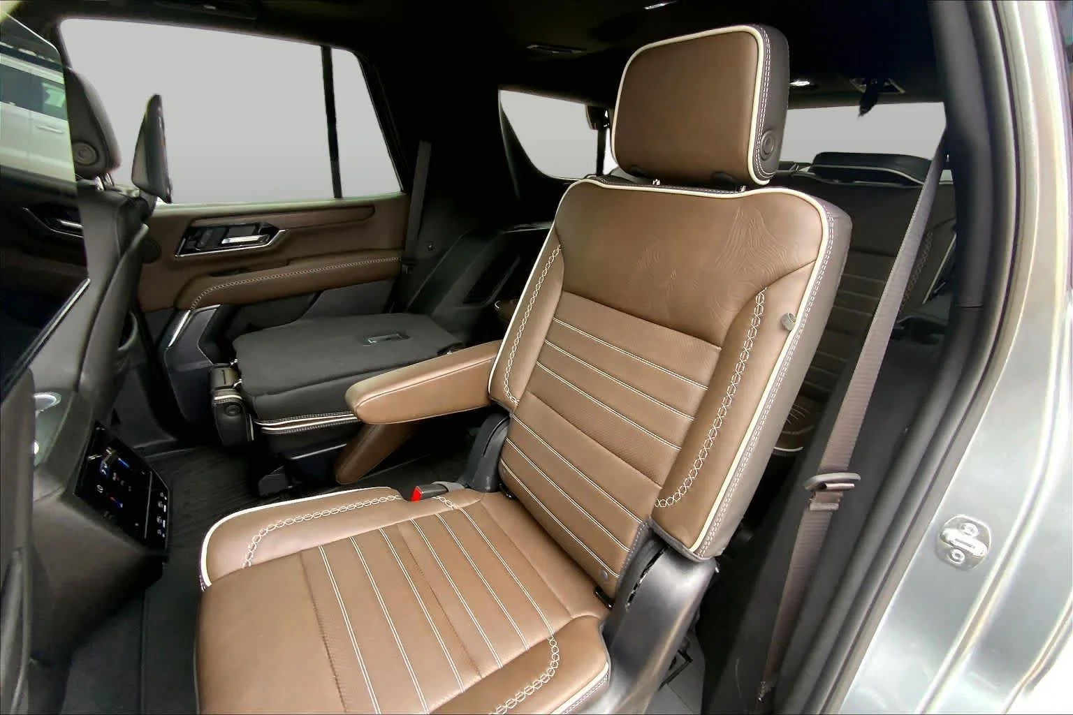 Used 2025 Sterling Metallic GMC Denali Ultimate image 20