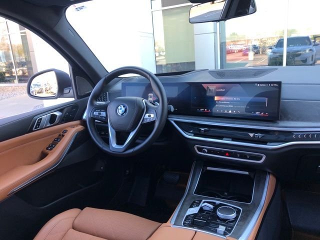 Used 2025 White BMW xDrive50e image 13