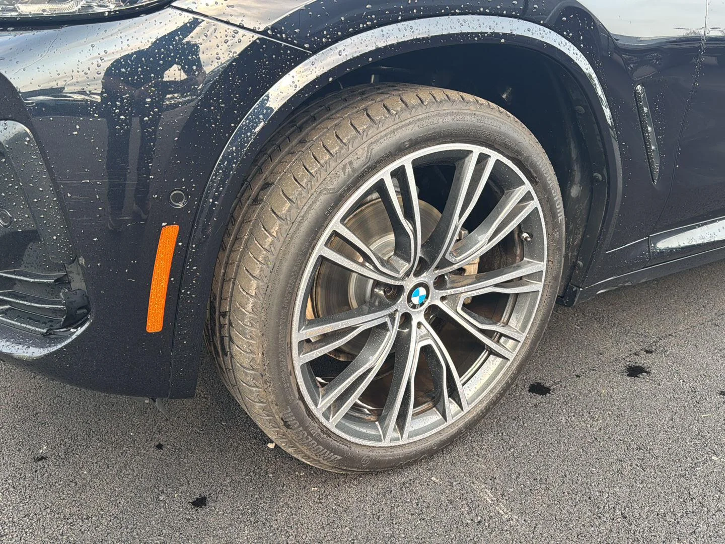 Used 2024 Carbon Black Metallic BMW xDrive30i image 9