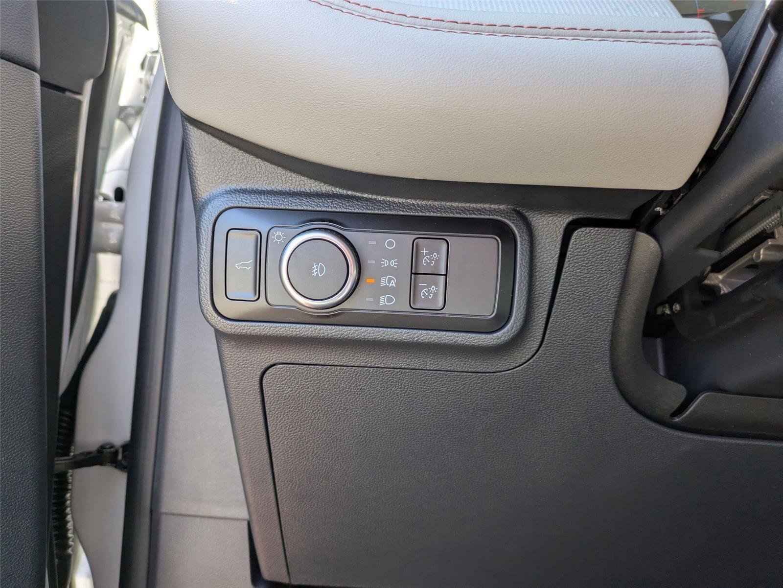 New 2026 Space White Metallic Ford Active image 16