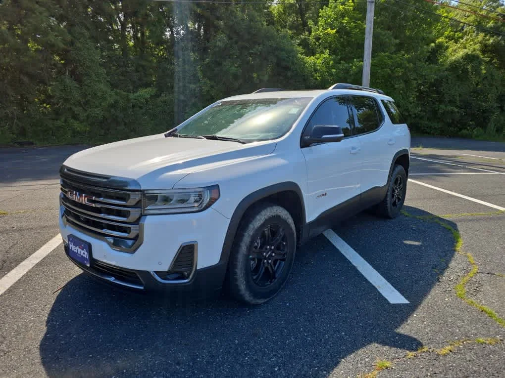 2022 GMC Acadia AT4