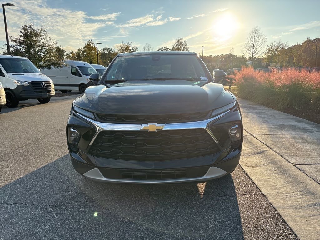 Used 2025 Black Chevrolet LT image 9