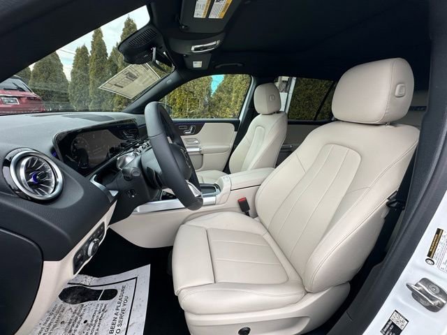 New 2026 Polar White Mercedes-Benz GLB 250 image 54