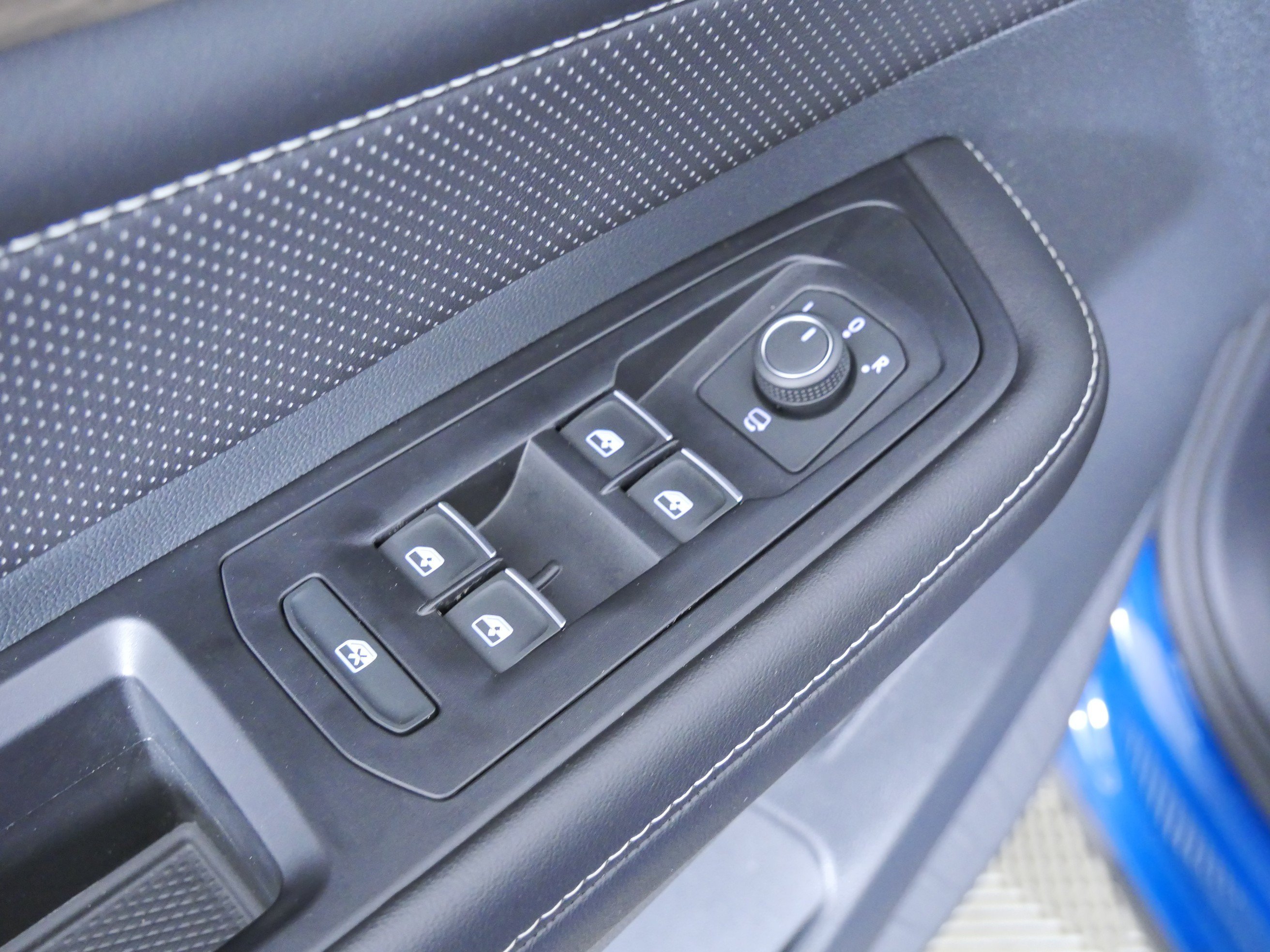 Used 2026 Mountain Lake Blue Metallic Volkswagen 2.0T SEL Premium R-Line image 22