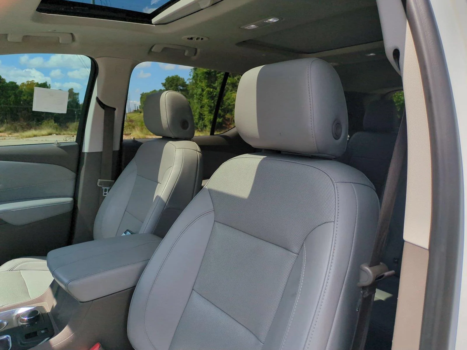 Used 2021 Summit White Chevrolet Premier image 17