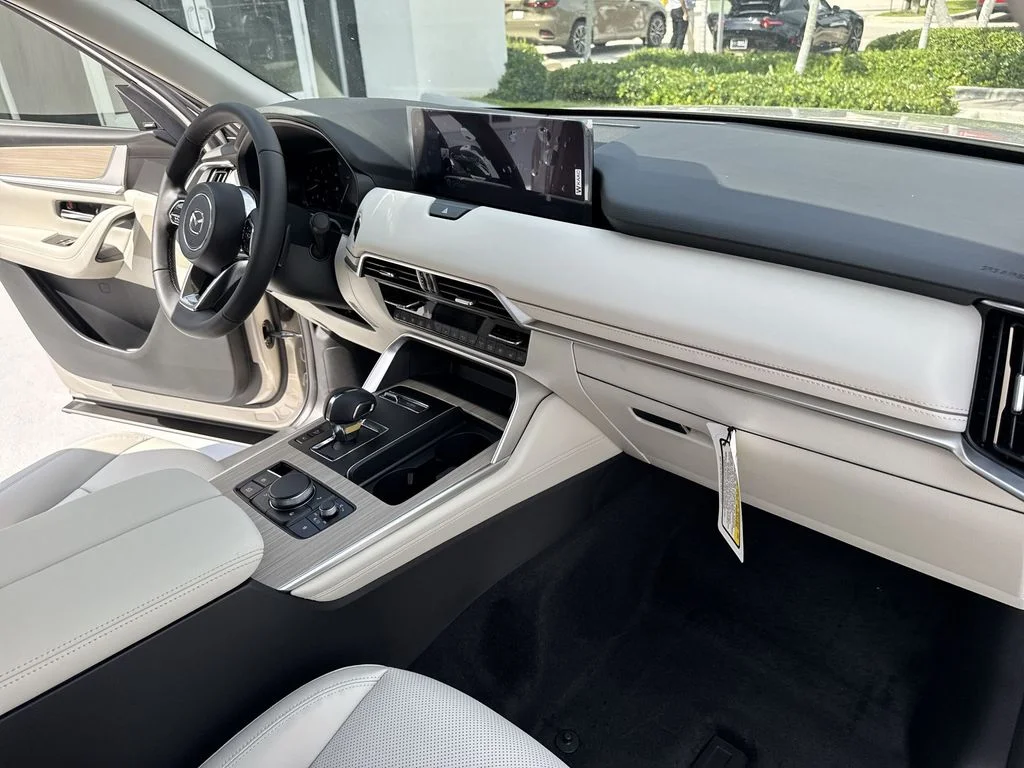 New 2026 Platinum Mazda 3.3 Turbo Premium Plus AWD image 32