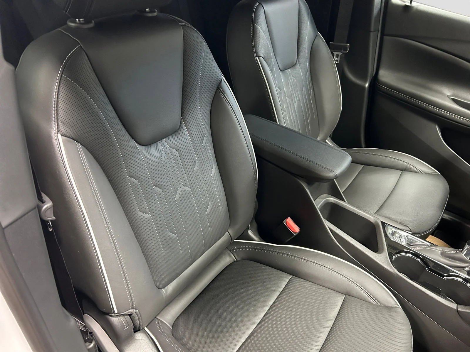 New 2026 White Frost Tricoat Buick Avenir AWD image 12