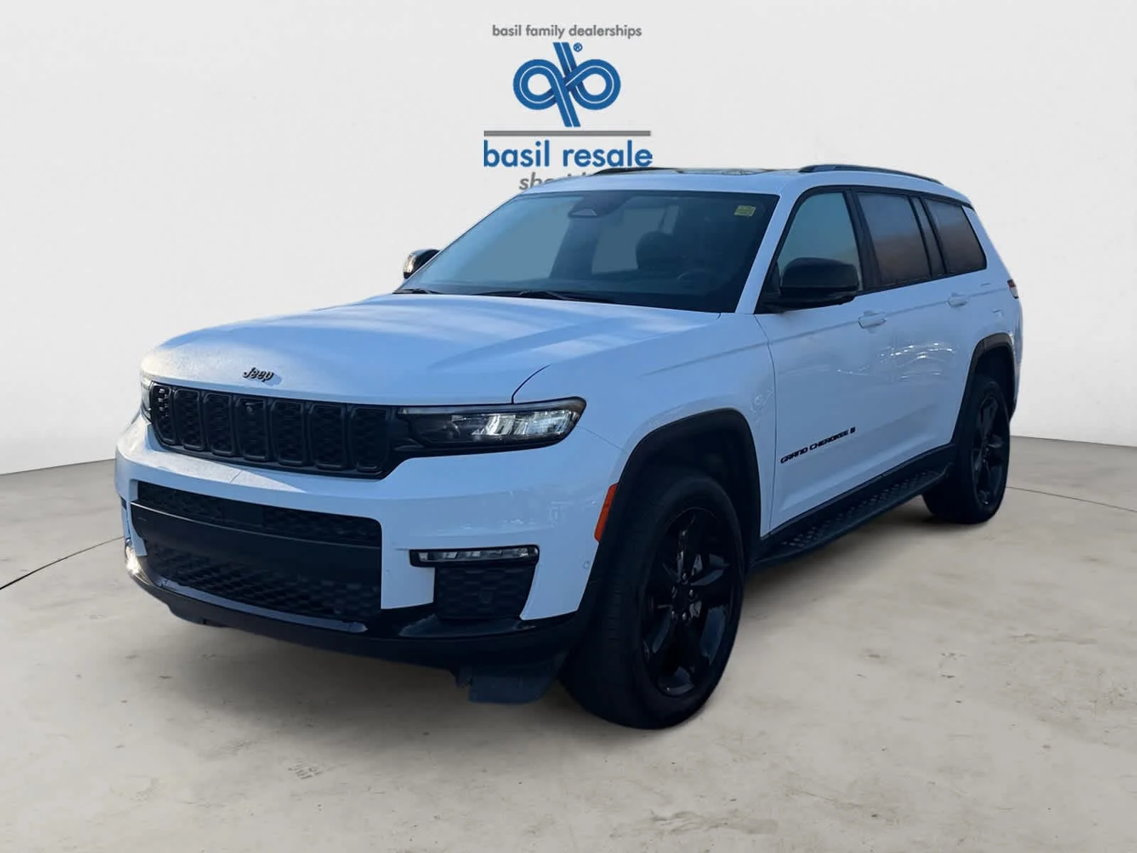 Used 2024 Bright White Jeep Limited image 2