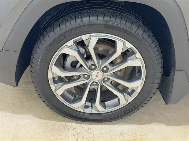Used 2018 GRAPHITE GRAY METALLIC GMC SLT image 30