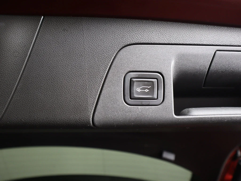 Used 2023 Cinnabar Metallic Buick Avenir image 26