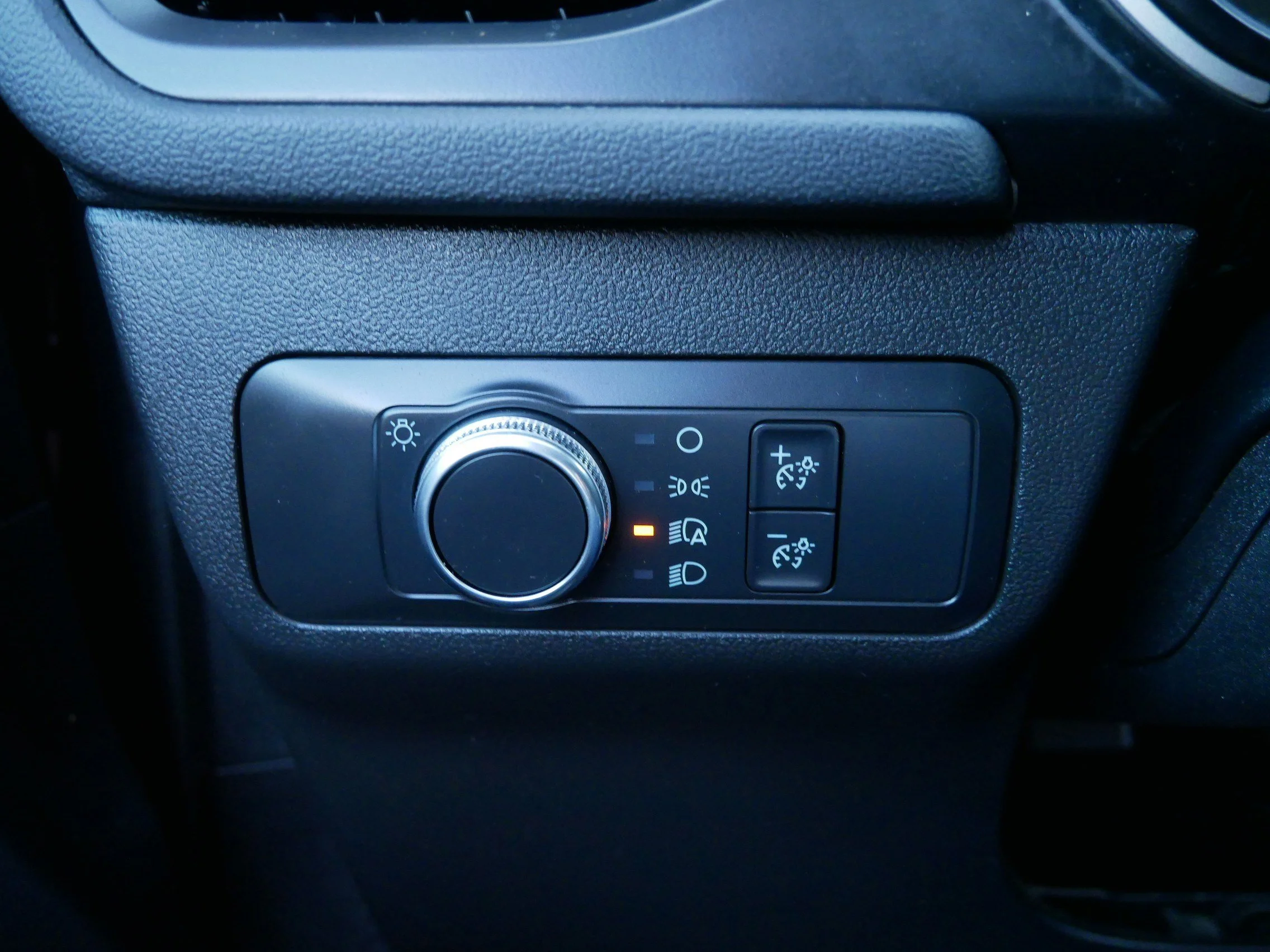 Used 2021 Bronze Fire Ford SE image 26