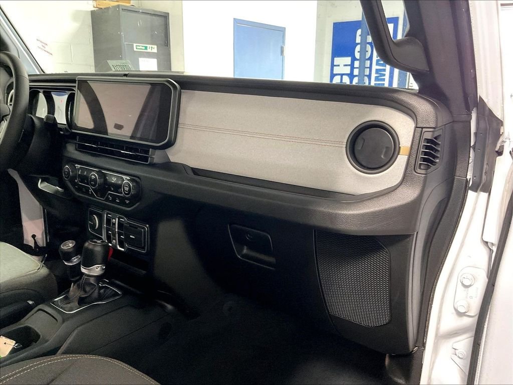 Used 2024 White Jeep Sport S 4xe image 13