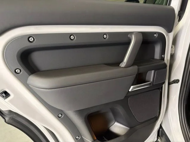 New 2026 Borasco Gray Metallic Land Rover X-Dynamic SE image 14