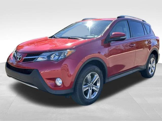 Used 2015 Red Toyota XLE image 1