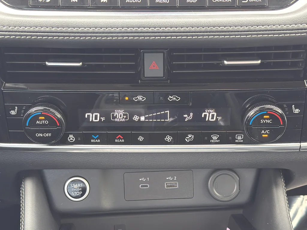 Used 2023 Black Nissan Platinum image 27