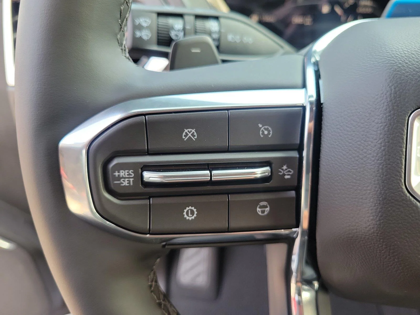 2026 GMC Yukon Denali - Photo 23