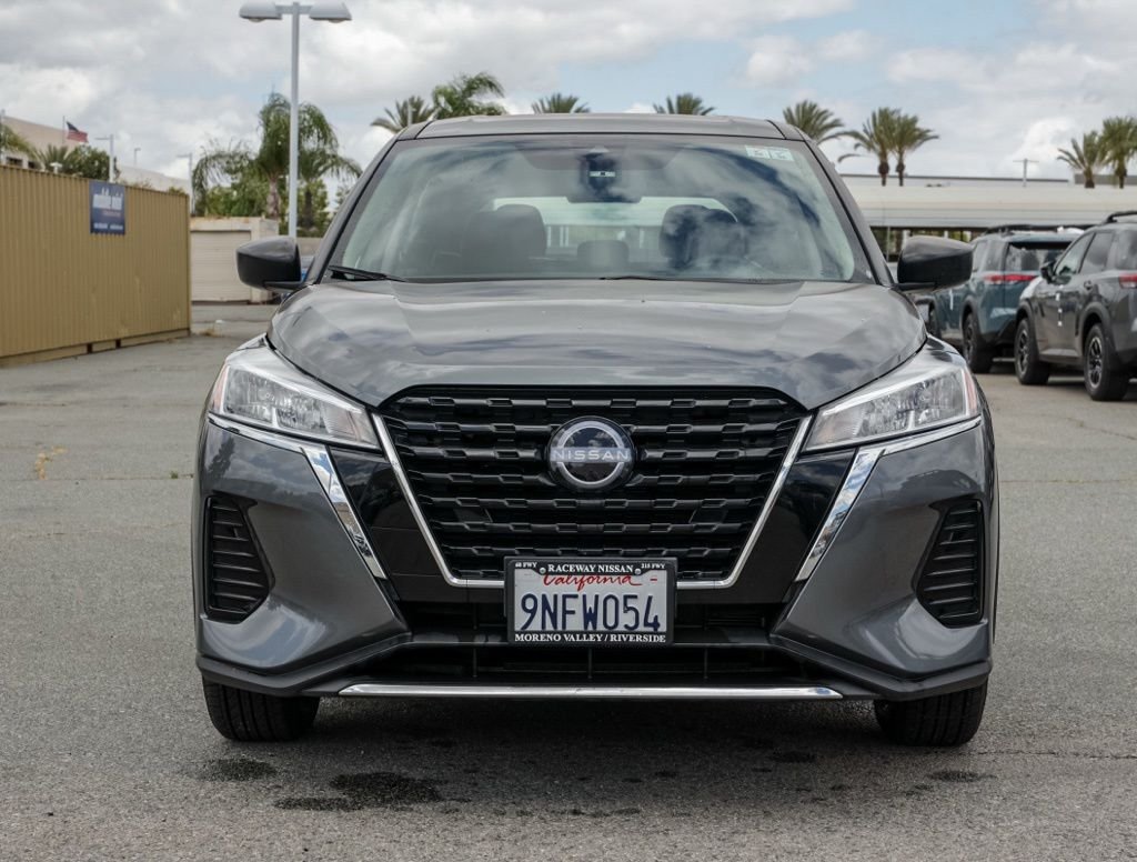 Used 2024 Gray Nissan S image 8