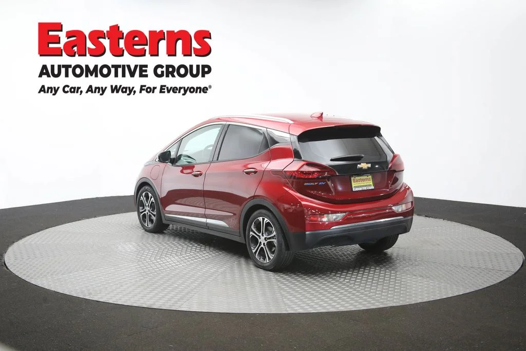 Used 2018 Red Chevrolet Premier image 66