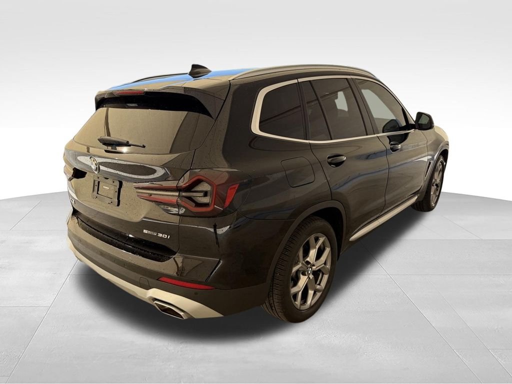 Used 2022 Jet Black BMW sDrive30i image 6